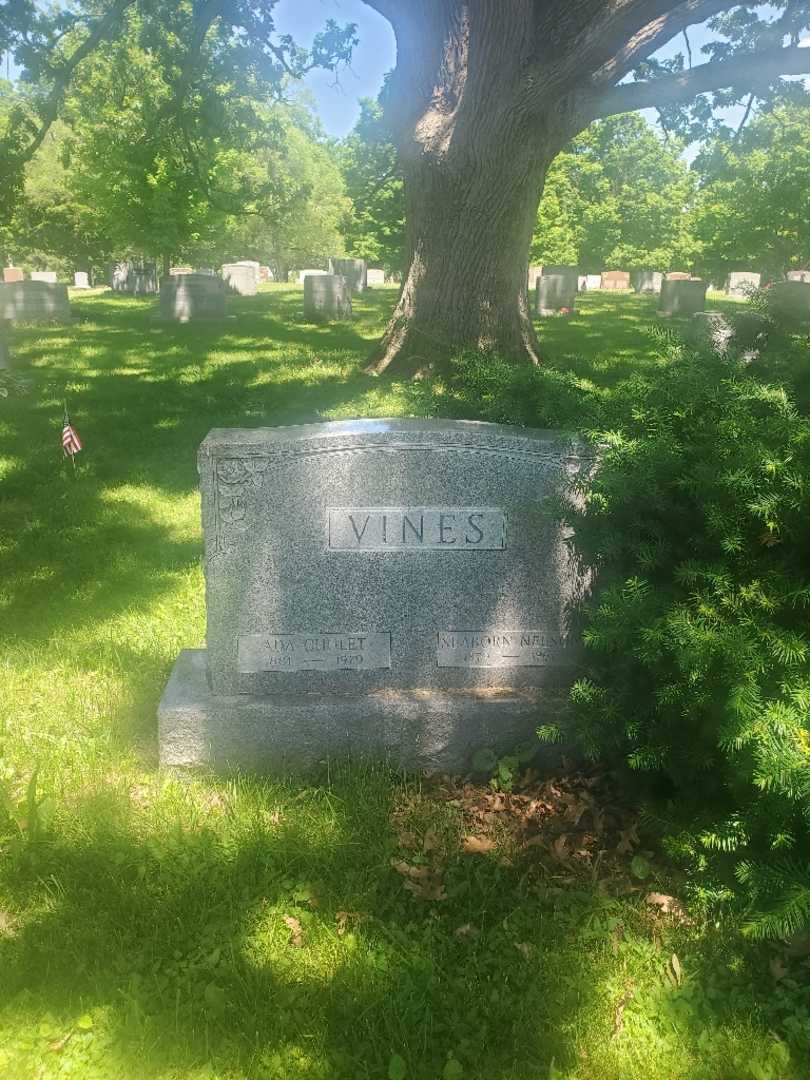 Ada Vines Cholet's grave. Photo 2