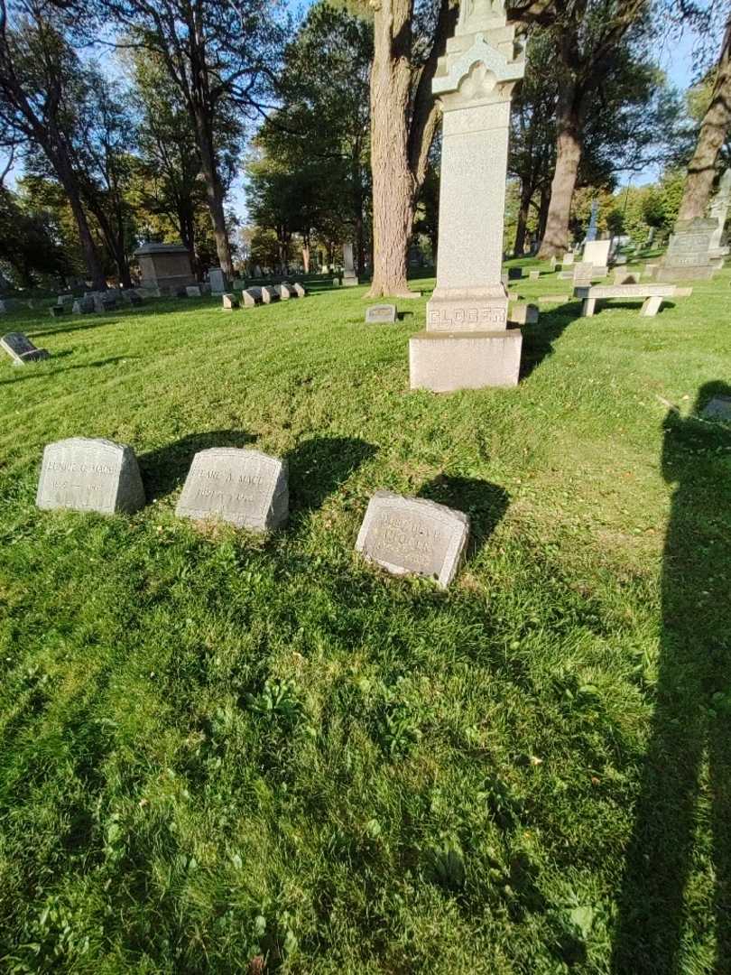 Dorothea Gloger Hall's grave. Photo 1