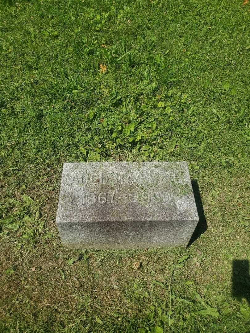 Augusta Essig's grave. Photo 2