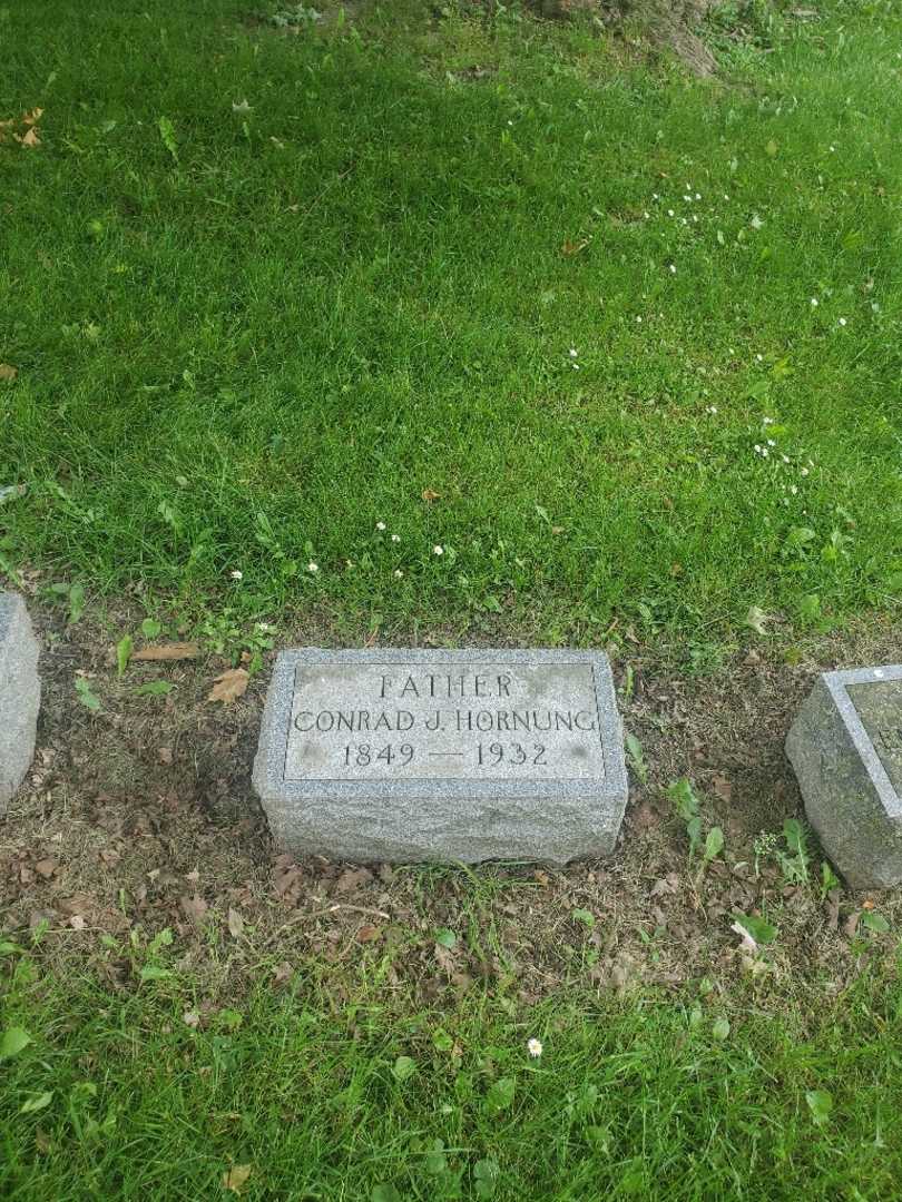 Conrad J. Hornung's grave. Photo 2