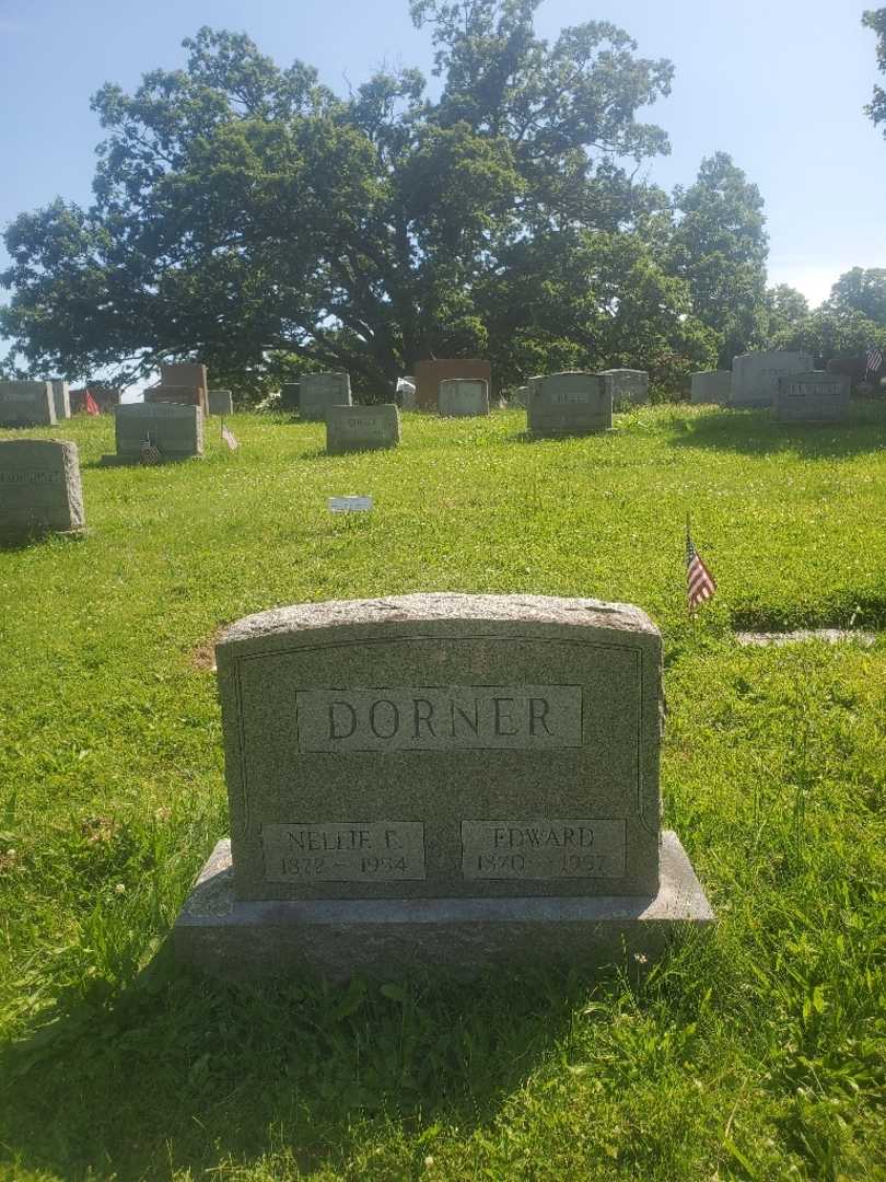Edward Dorner's grave. Photo 3