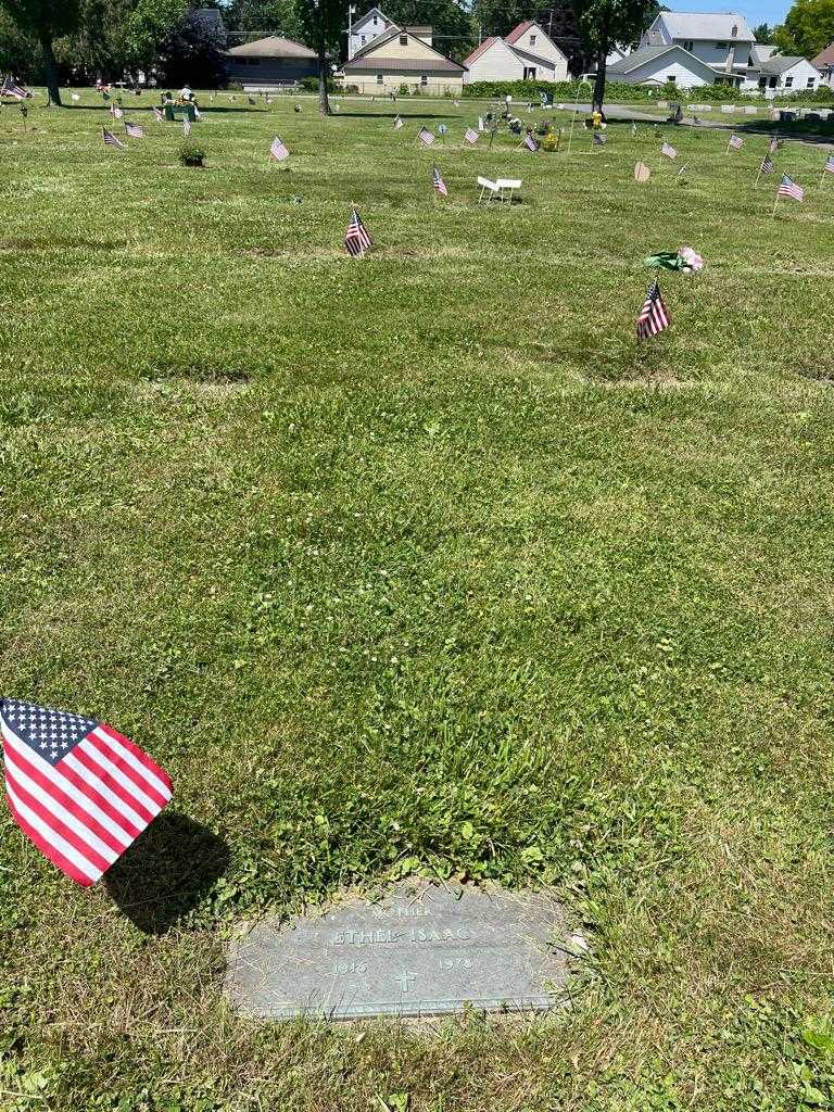 Ethel Isaac's grave. Photo 2