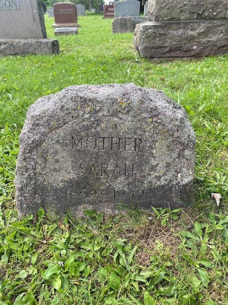 Sarah Mcleod's grave. Photo 1