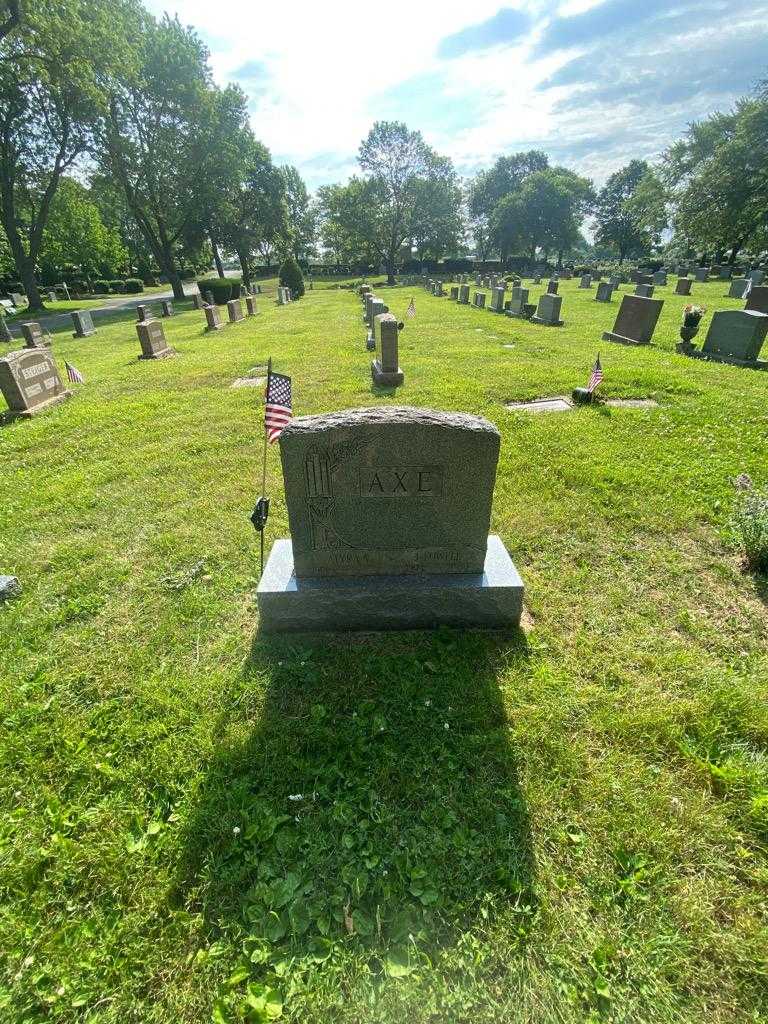 Lowell J. Axe's grave. Photo 1