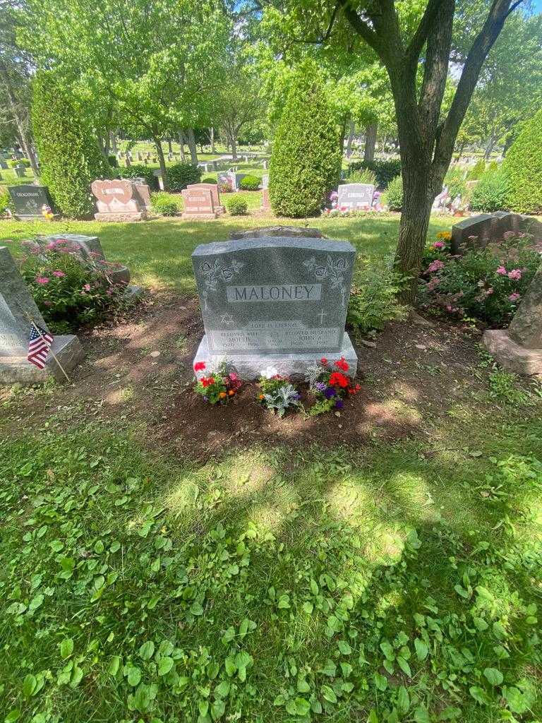 Mollie Maloney's grave. Photo 1