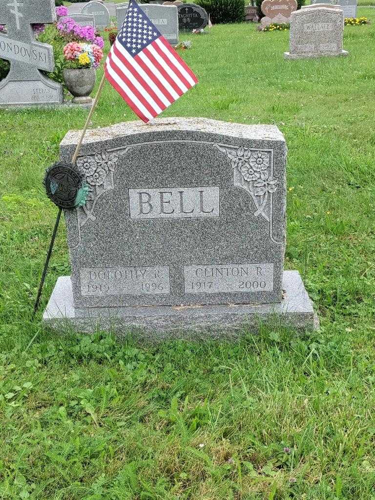 Dorothy R. Bell's grave. Photo 3