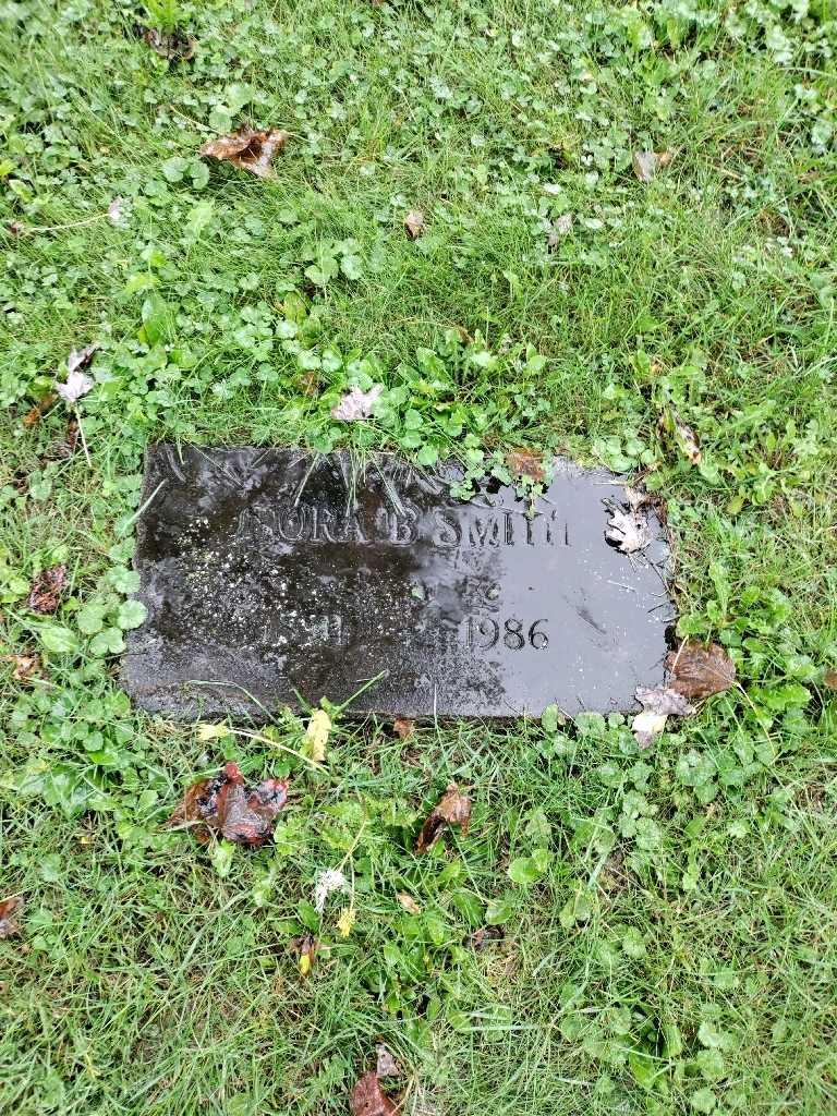 Nora E. Smith's grave. Photo 3