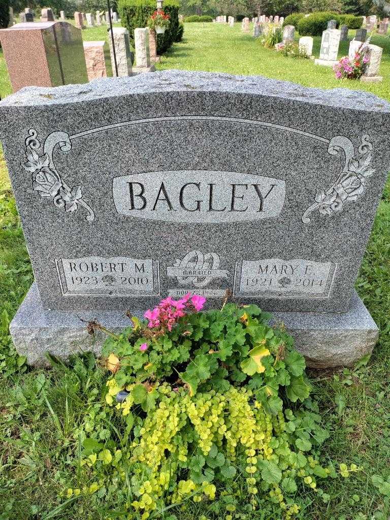 Robert M. Bagley's grave. Photo 2