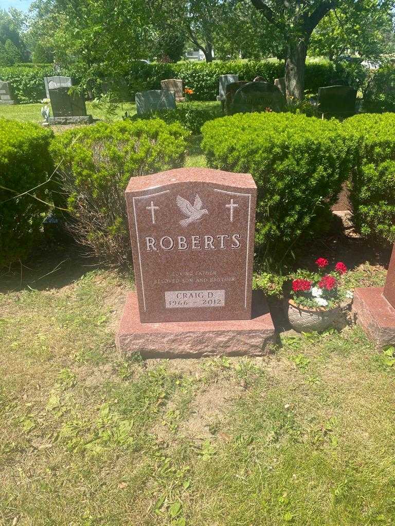 Craig D. Roberts's grave. Photo 2