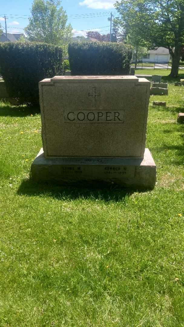 Marion E. Cooper's grave. Photo 3
