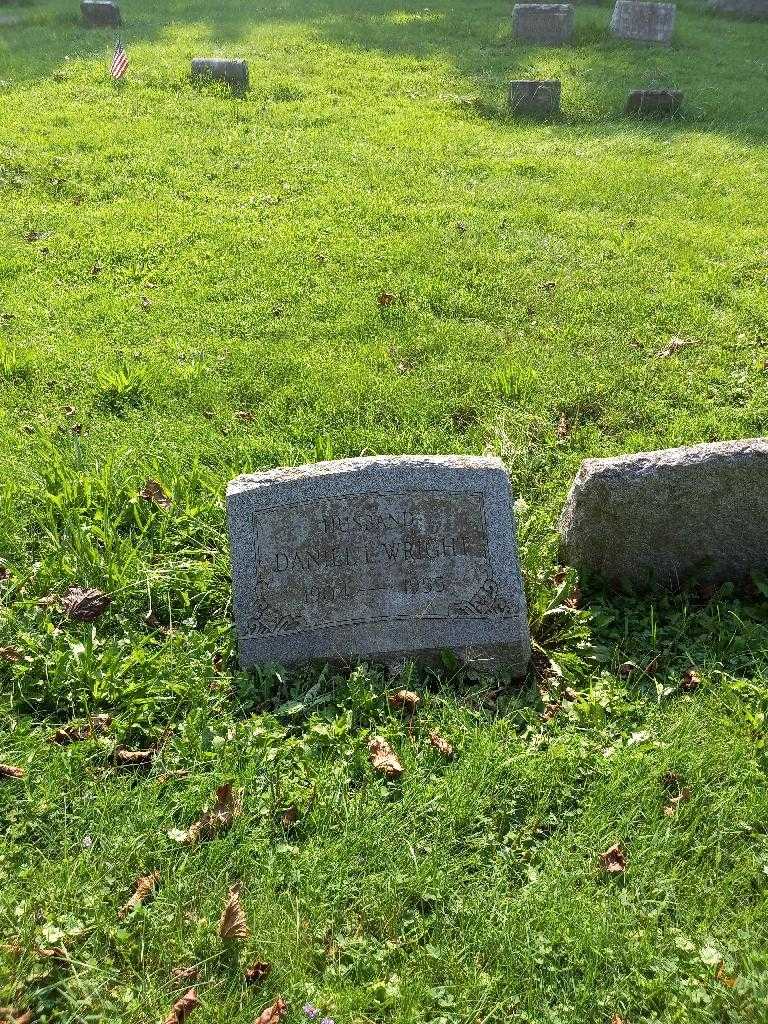 Daniel L. Wright's grave. Photo 1