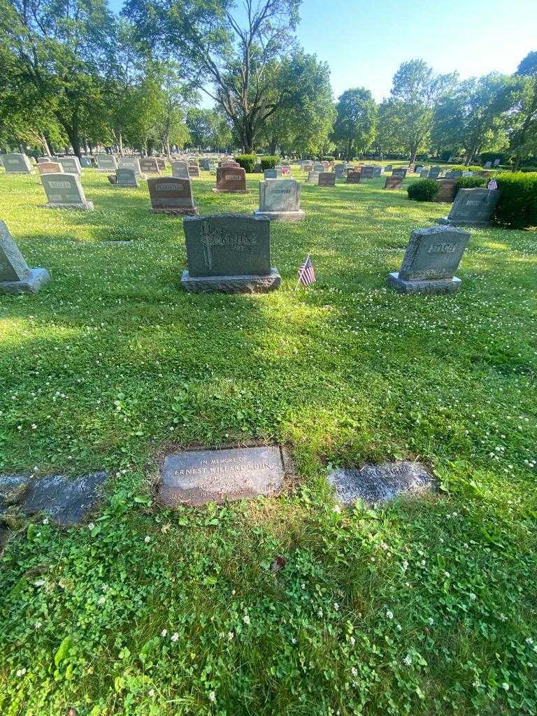 Ernest Willard Kuhn's grave. Photo 1