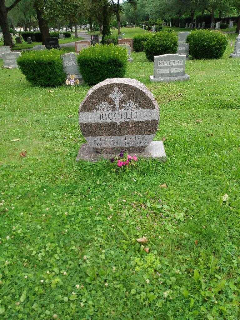 Louis A. Riccelli's grave. Photo 1