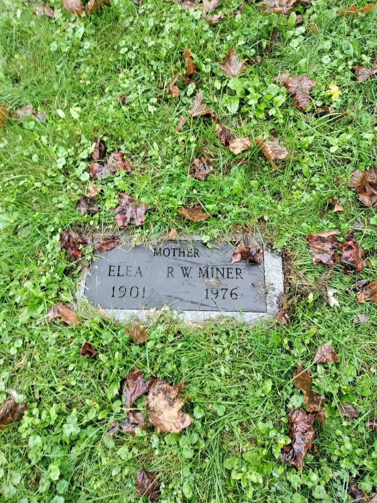 Eleanor W. Miner's grave. Photo 2