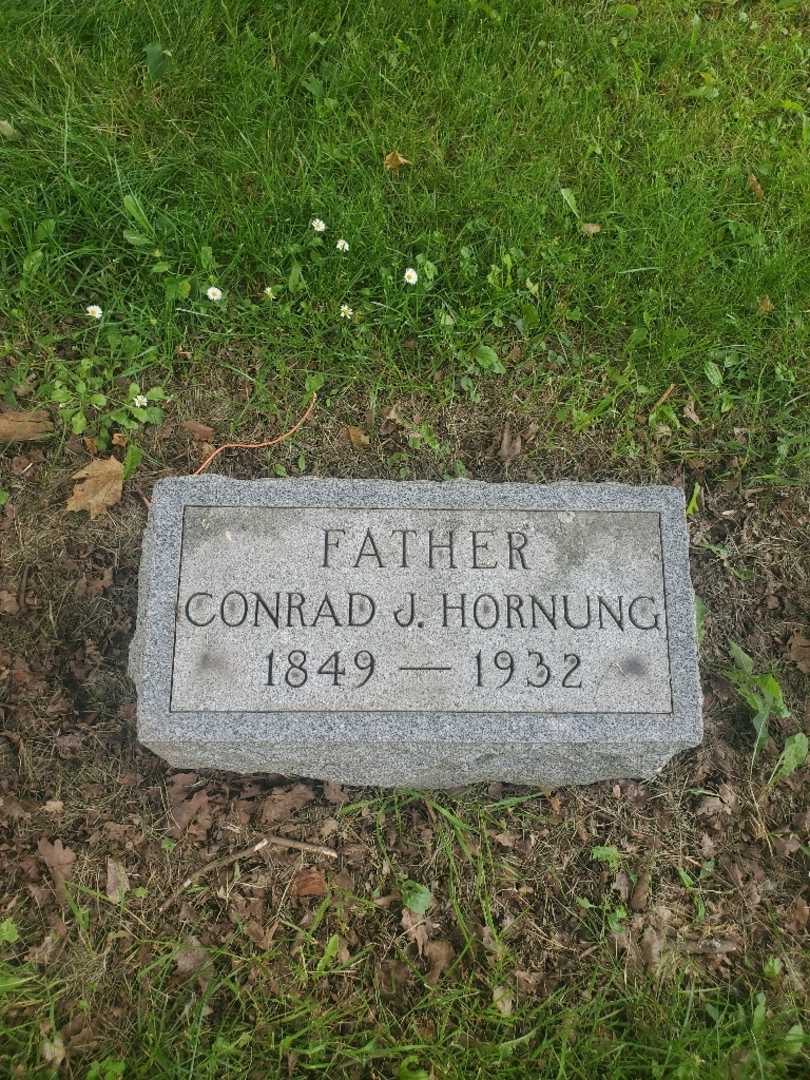 Conrad J. Hornung's grave. Photo 3