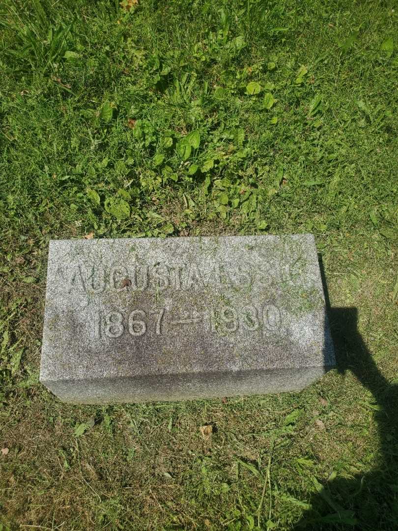 Augusta Essig's grave. Photo 3