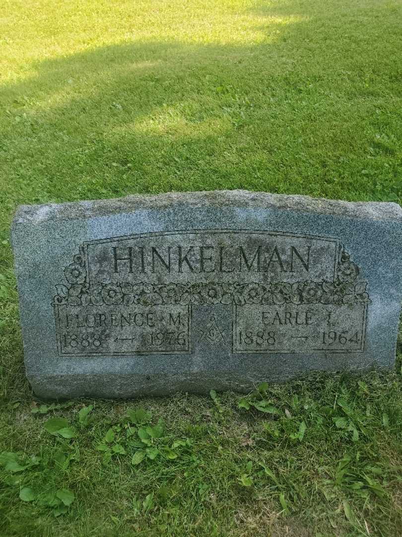 Earle Ludwig Carle Hinkelman's grave. Photo 3
