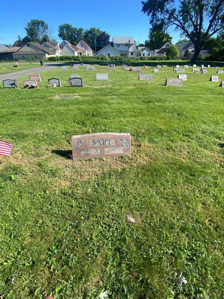 Albert V. Bart Senior's grave. Photo 1