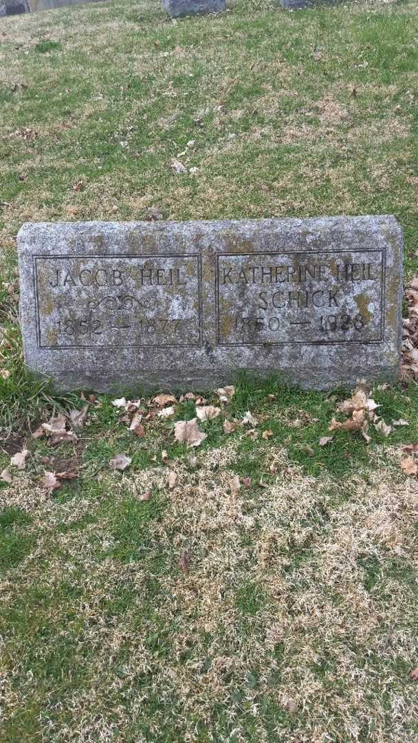 Jacob Heil's grave. Photo 3