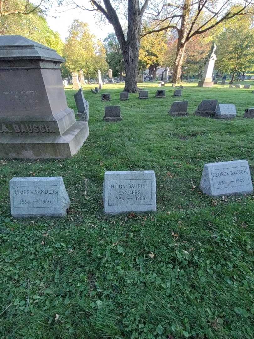 Hilda Bausch Sanders's grave. Photo 1