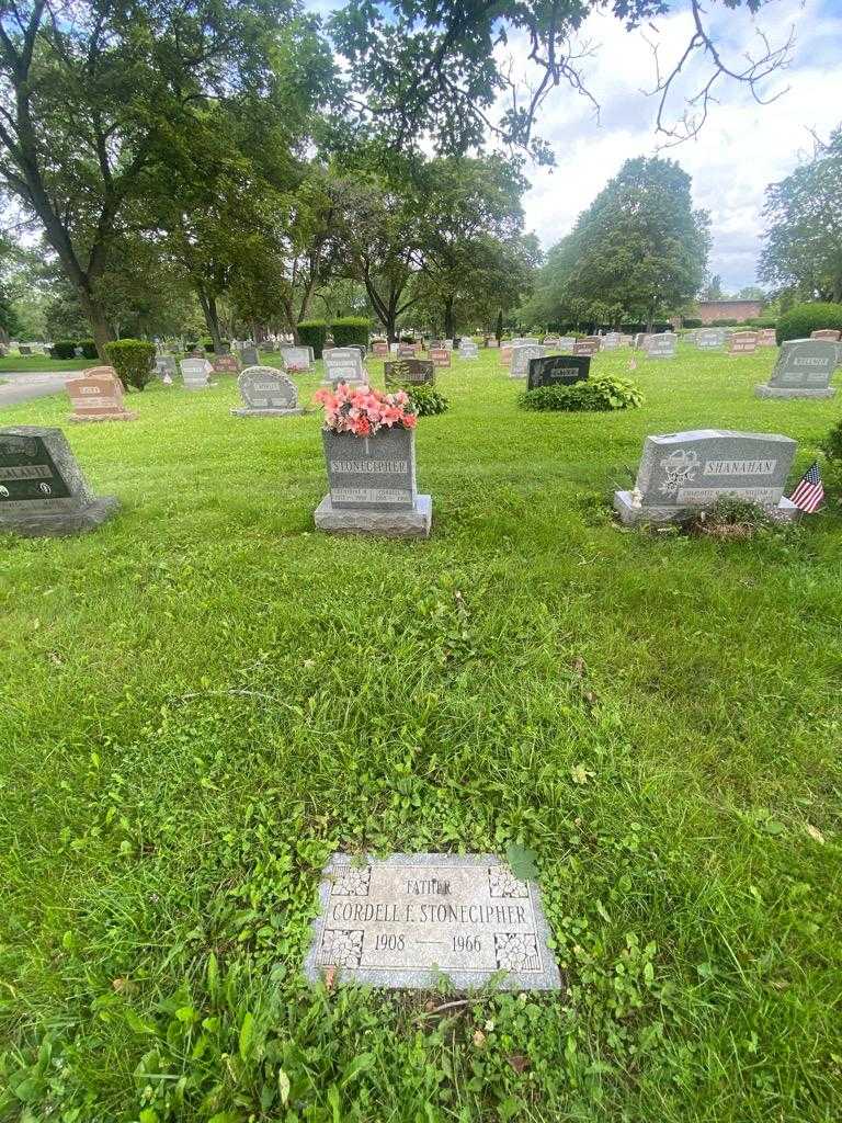 Cordell F. Stonecipher's grave. Photo 1