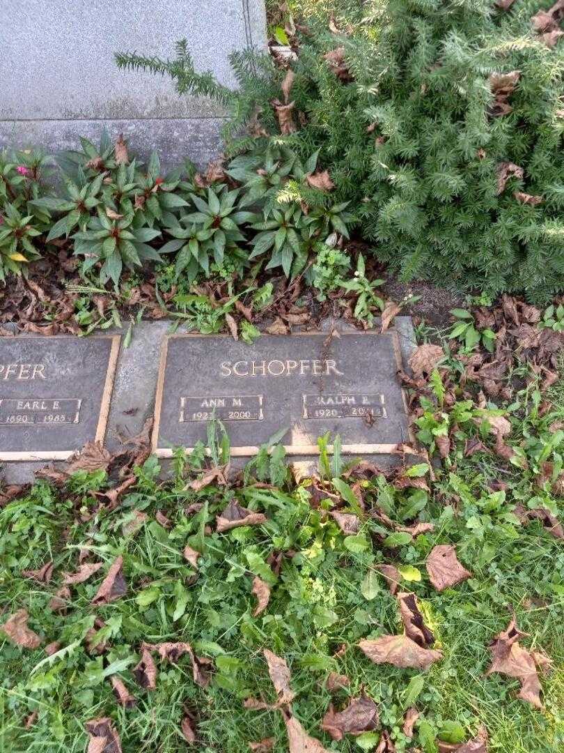 Ralph E. Schopfer's grave. Photo 2