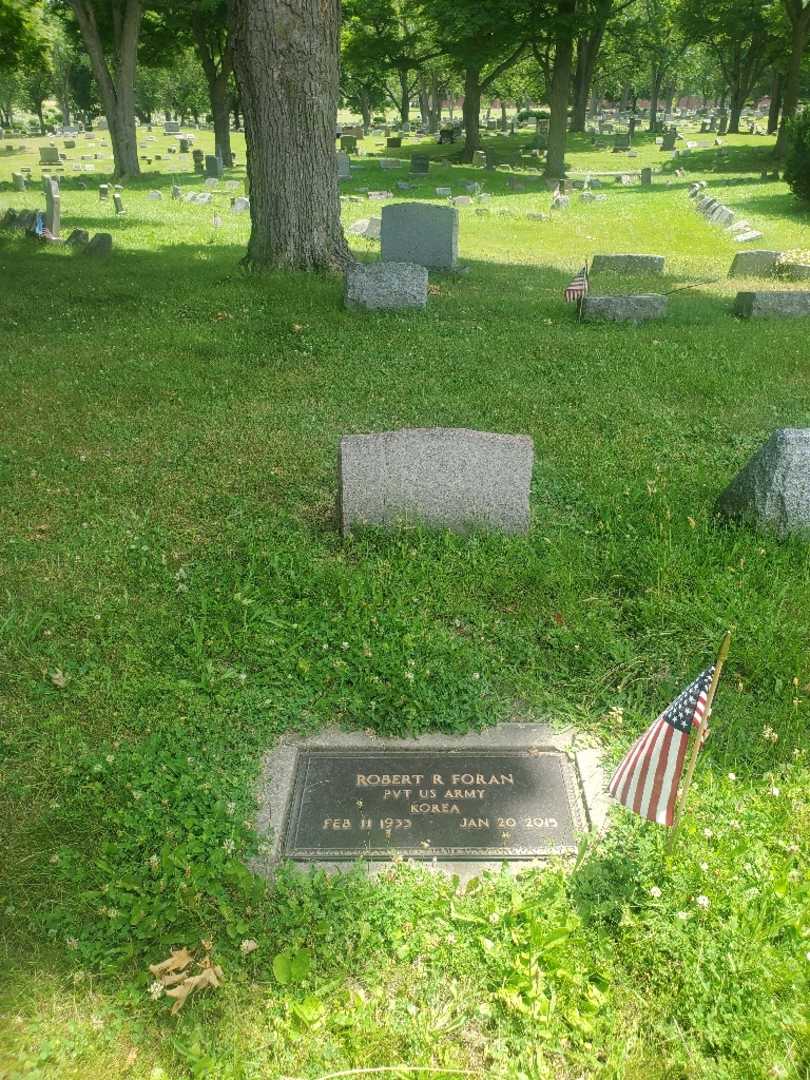 Robert R. Foran's grave. Photo 1