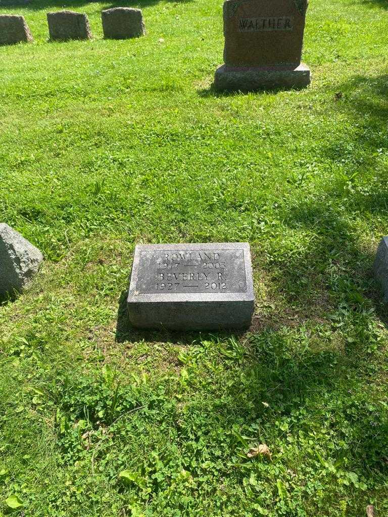 Beverly R. Pearson's grave. Photo 2