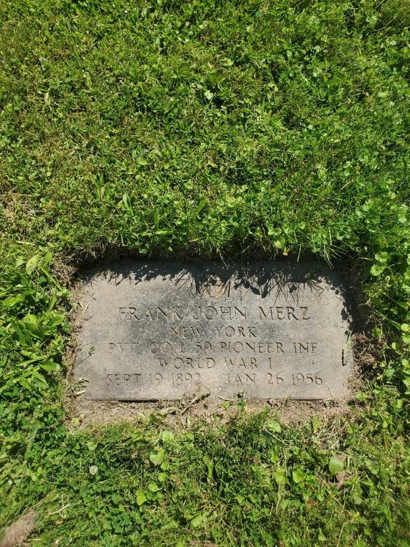 Frank John Merz's grave. Photo 1