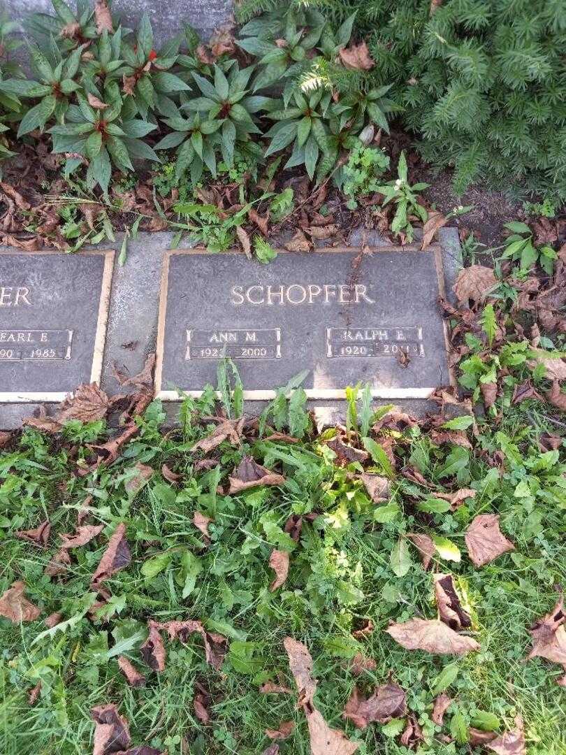 Ralph E. Schopfer's grave. Photo 3