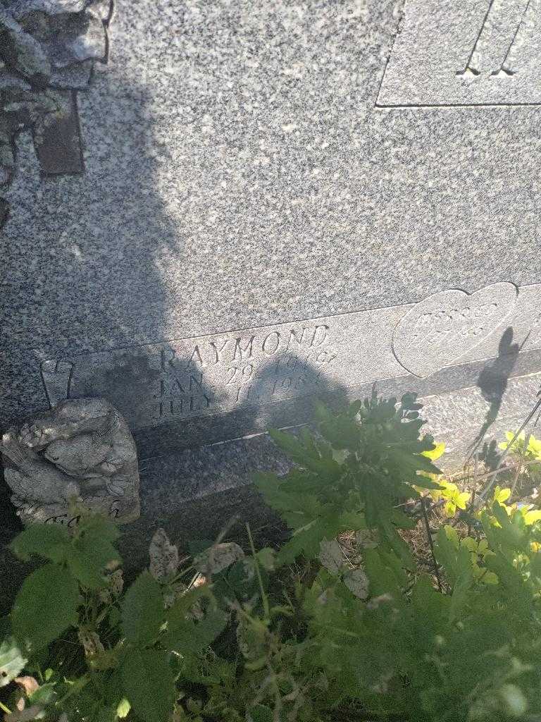 Raymond C. Huff's grave. Photo 5