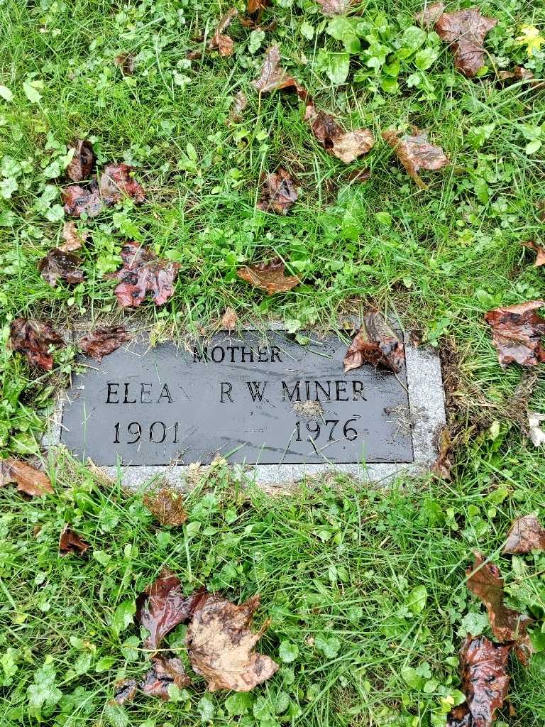 Eleanor W. Miner's grave. Photo 3