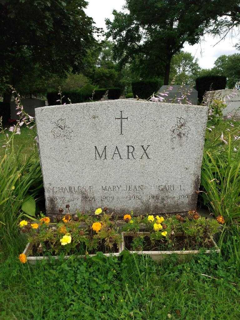 Carl L. Marx's grave. Photo 2