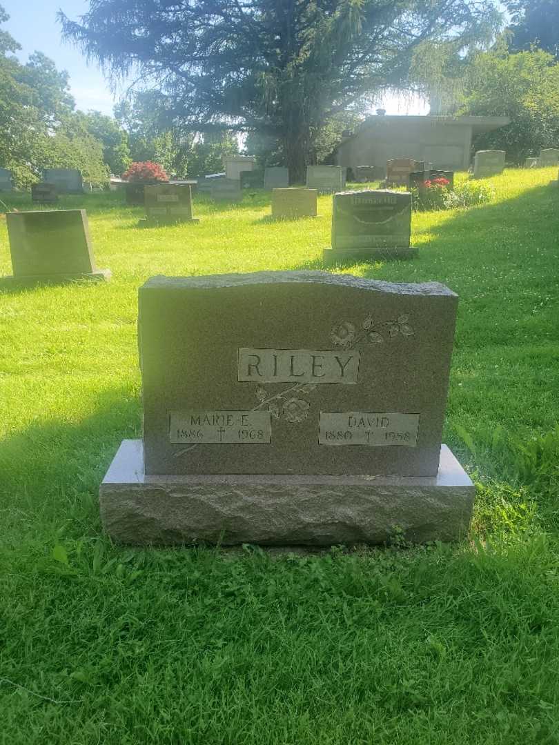 Marie E. Riley's grave. Photo 2