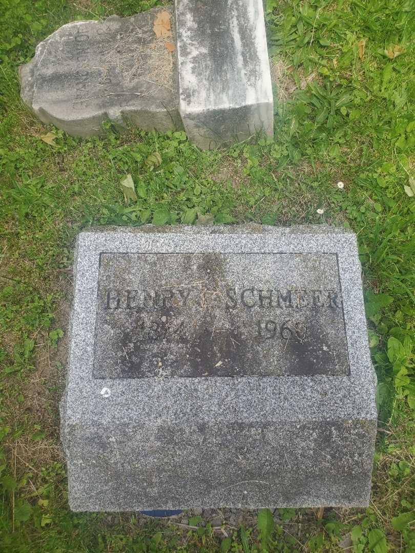 Henry P. Schmeer's grave. Photo 4