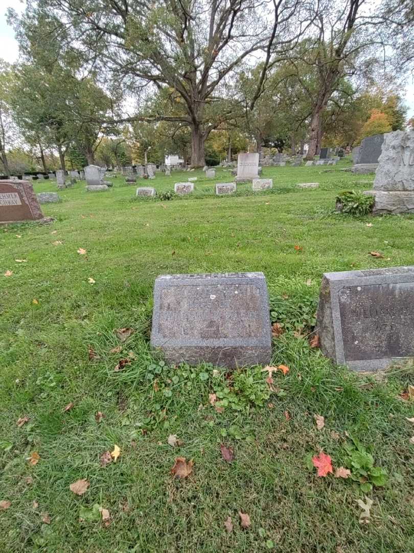 Elizabeth P. Klein's grave. Photo 1