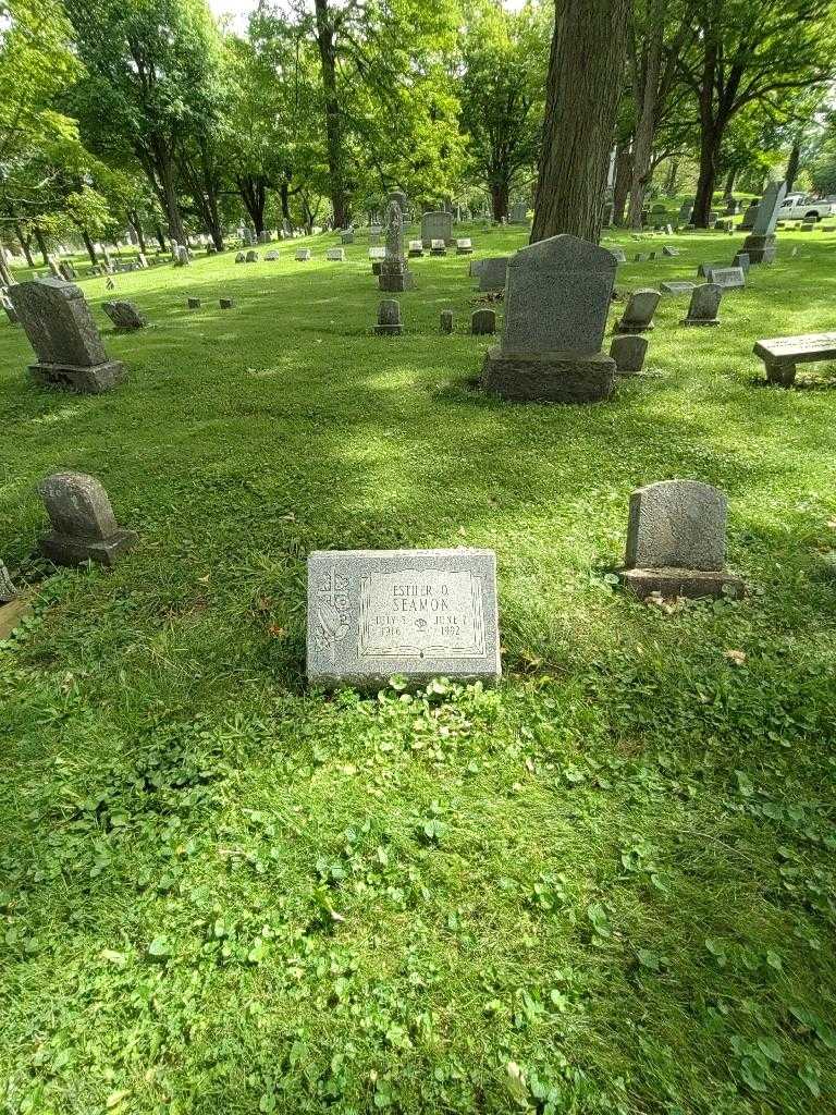 Esther O. Seamon's grave. Photo 1