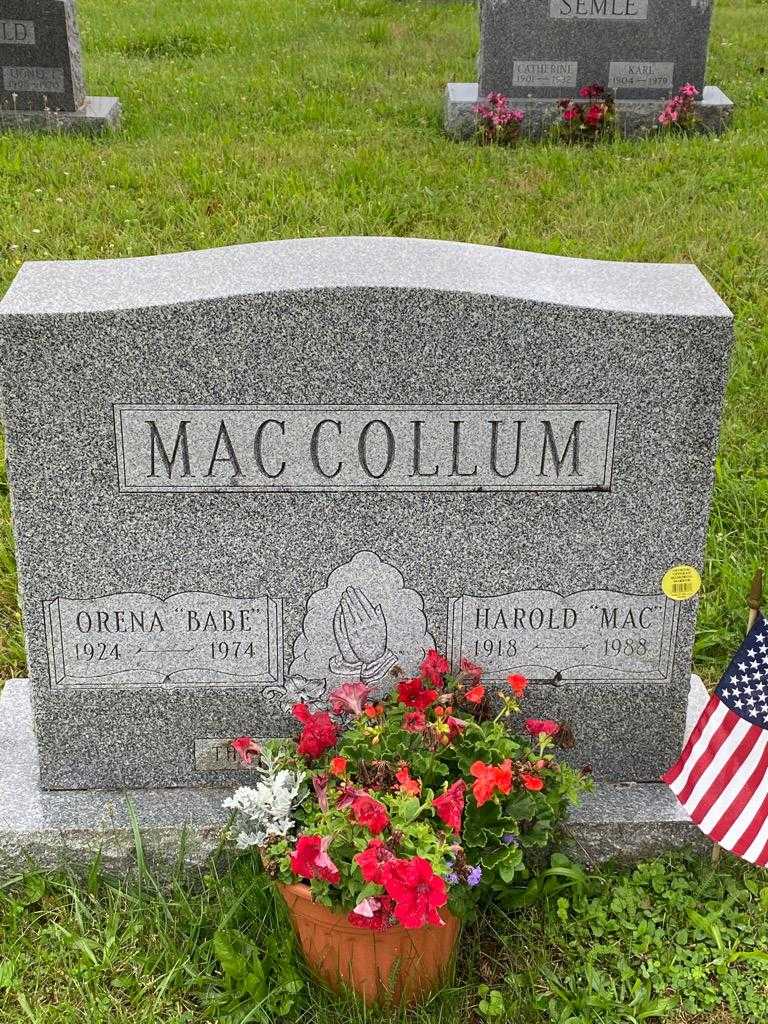 Orena "Babe" Maccollum's grave. Photo 3