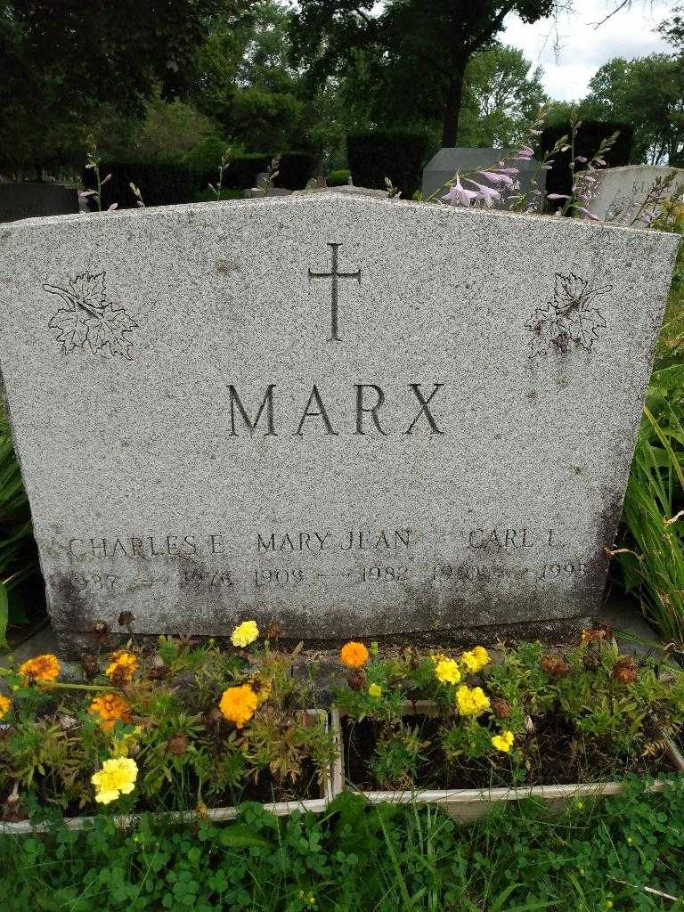 Charles E. Marx's grave. Photo 3