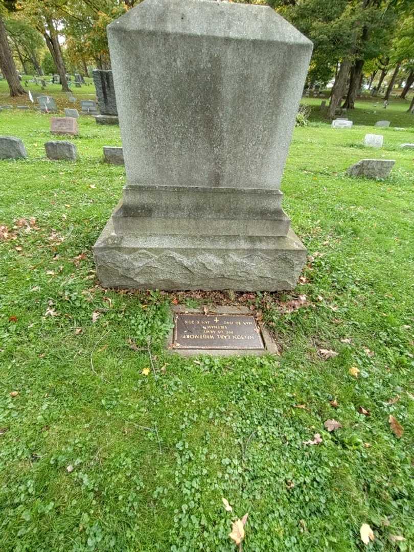 Nelson Earl Whitmore Senior's grave. Photo 2