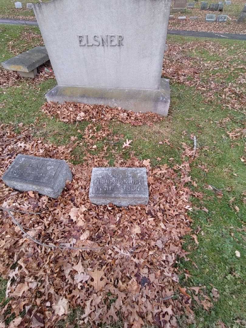 Sara E. Nederlander Sablovage's grave. Photo 1