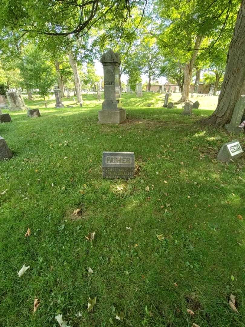 Ruth E. Hoffman's grave. Photo 1