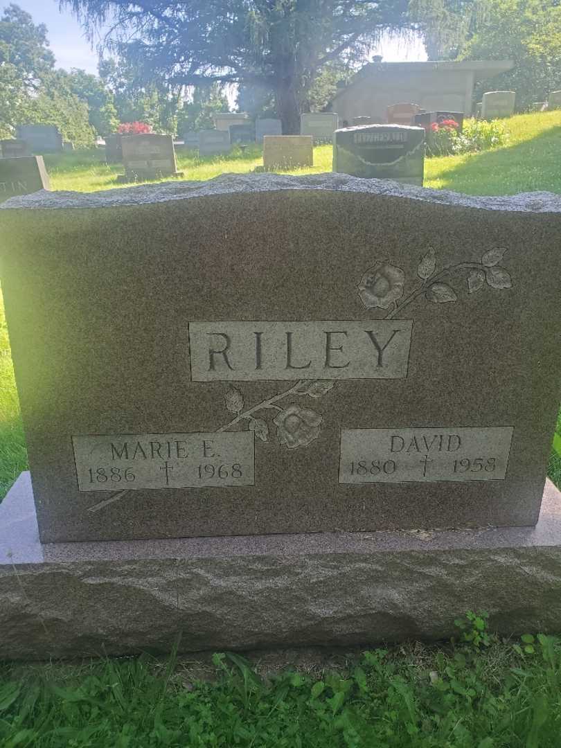 Marie E. Riley's grave. Photo 3