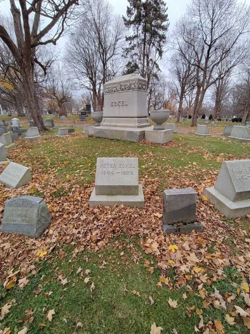 Peter Eckel's grave. Photo 1
