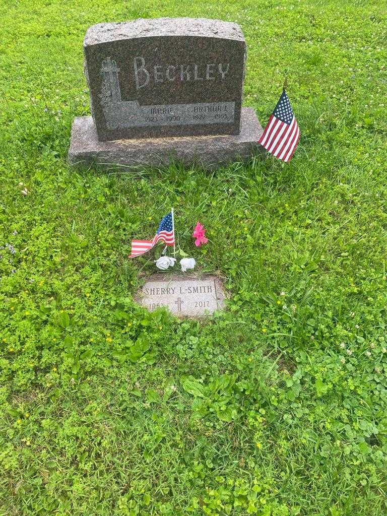 Sherry L. Smith's grave. Photo 2