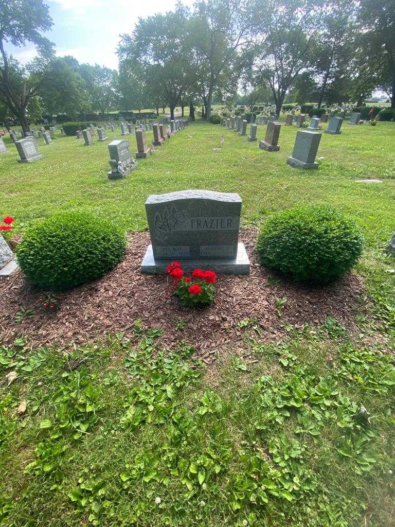 Ida Frazier Mae's grave. Photo 1
