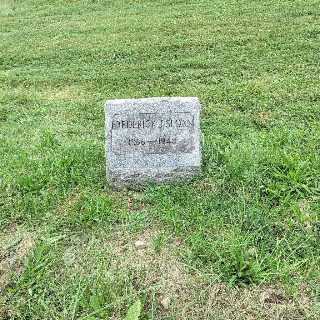 Frederick J. Sloan's grave. Photo 3