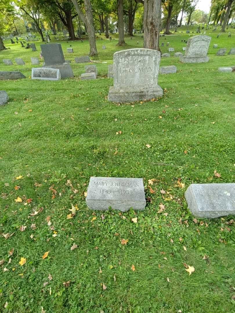 Mary J. Hegeman's grave. Photo 1