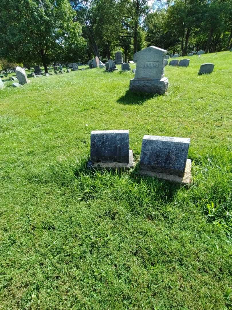 Willard F. Haynes's grave. Photo 1