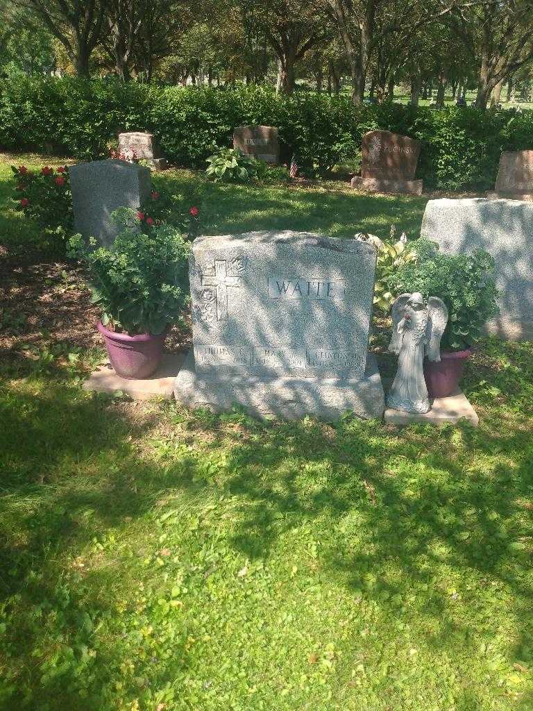 Mary J. Waite's grave. Photo 1